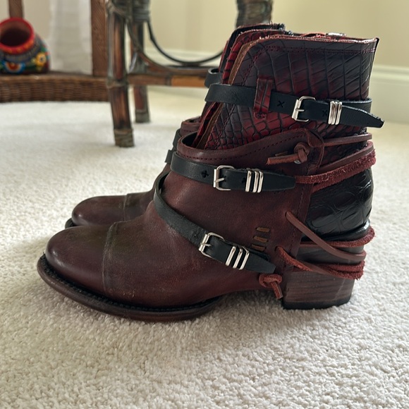 Freebird Boots - Picture 4 of 5